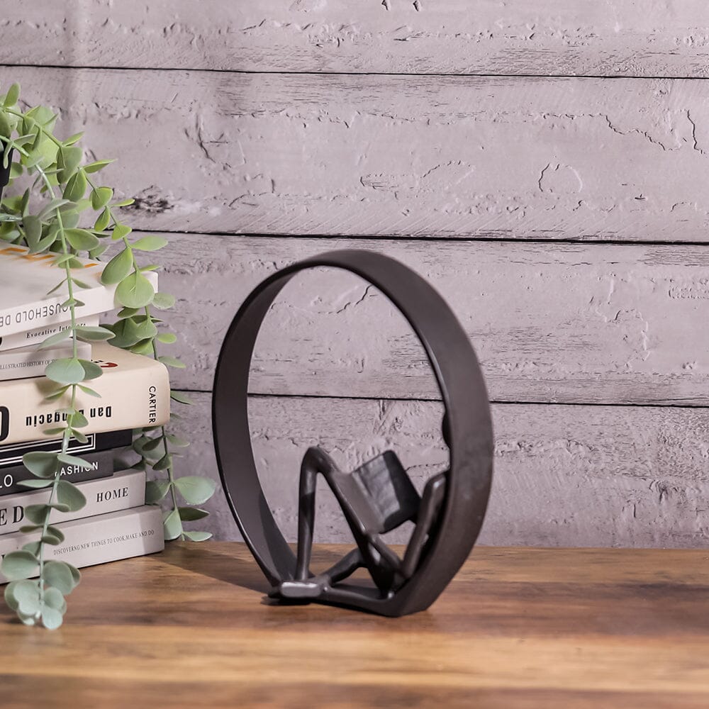 Desktop Metal Statue Reading Men in Circle Ornament Figurines Table Decorations Living and Home